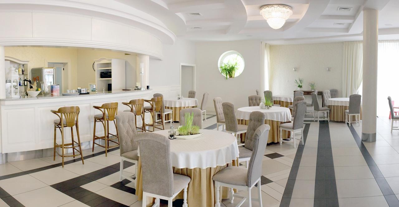 Hotel Malwa Ostrow Wielkopolski Exterior photo